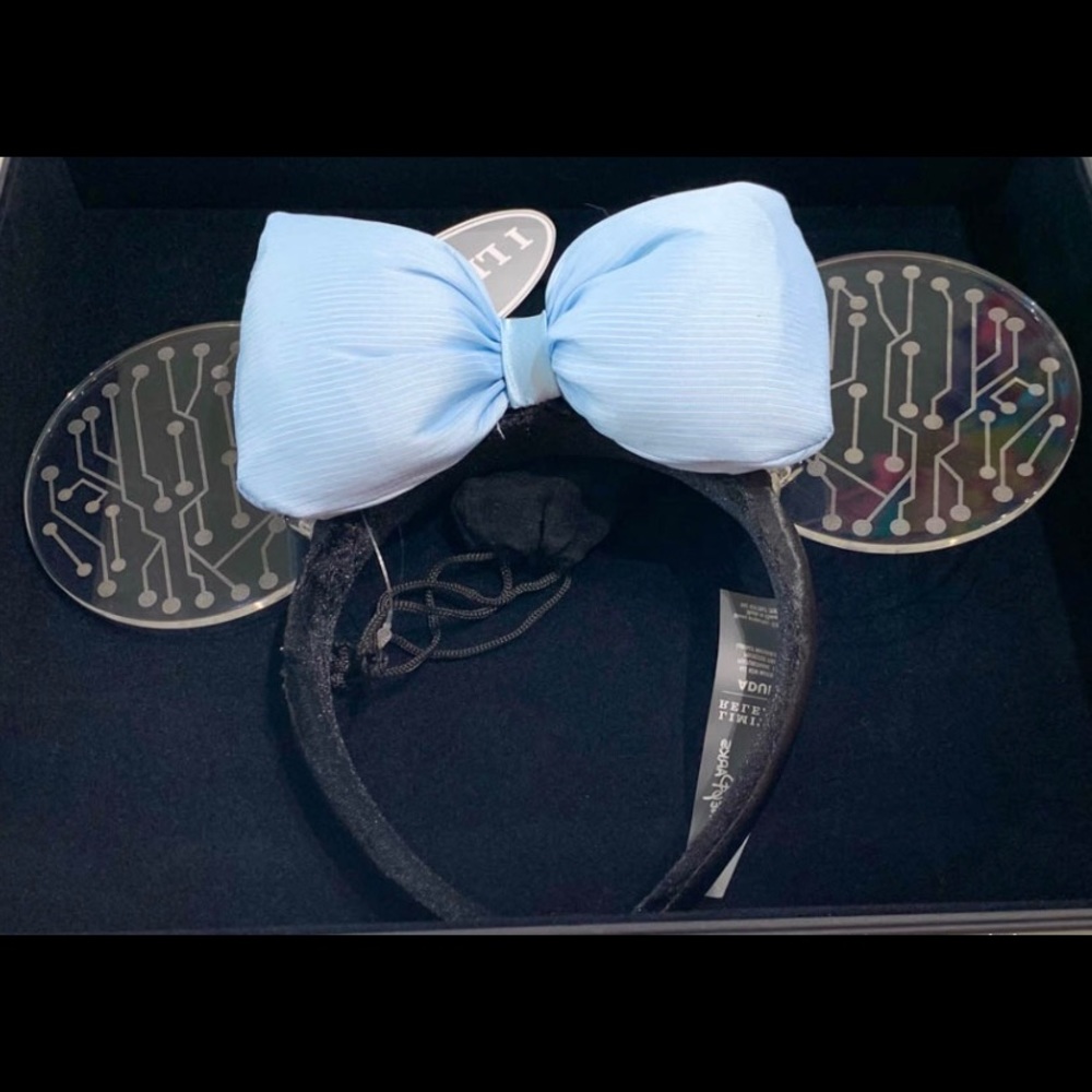 Karlie Kloss Limited edition STEM Minnie Glow in the dark ears